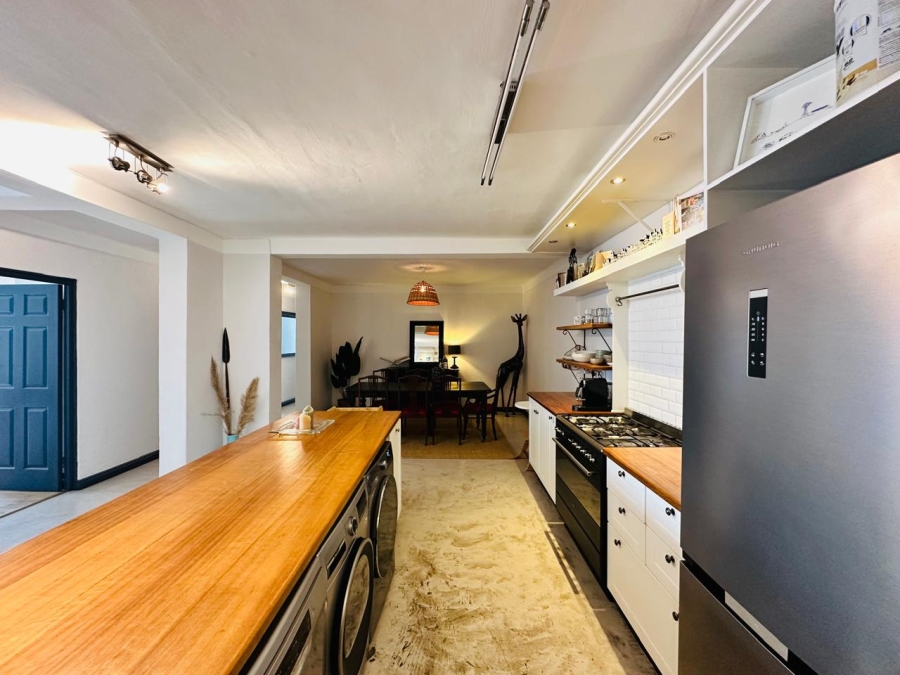 3 Bedroom Property for Sale in Sea Point Western Cape